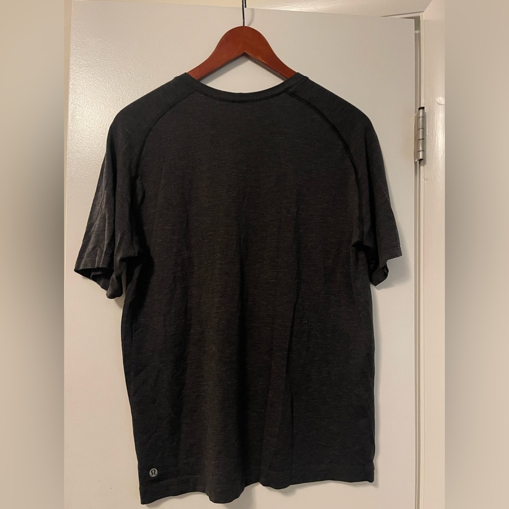 Lululemon training shirt - Picture 2 of 3